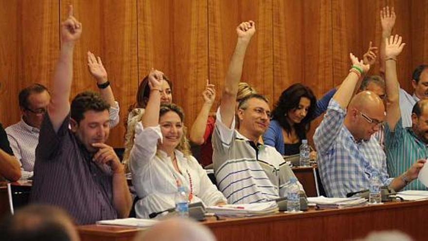 Un instante del pleno ordinario de junio, celebrado ayer en Orihuela.