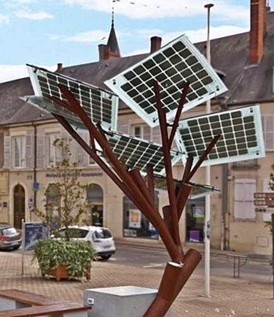 Árbol solar en la ciudad francesa de Nevers, desarrollado por la start up israelí Sol-logic.Foto