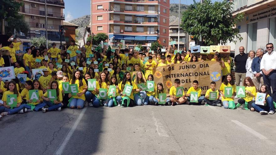 Los escolares de Cehegín celebran con un ‘flashmob’ el Día Mundial del Medio Ambiente