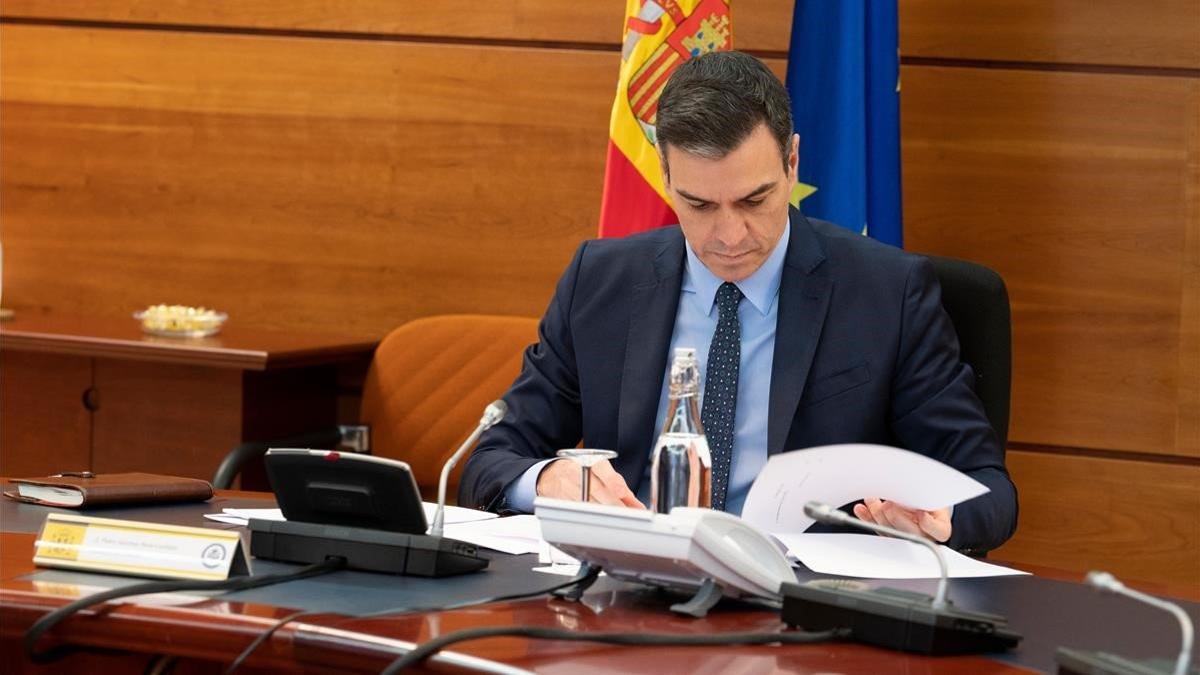 El presidente del Gobierno, Pedro Sánchez, durante el Consejo de Ministros del pasado 31 de marzo.