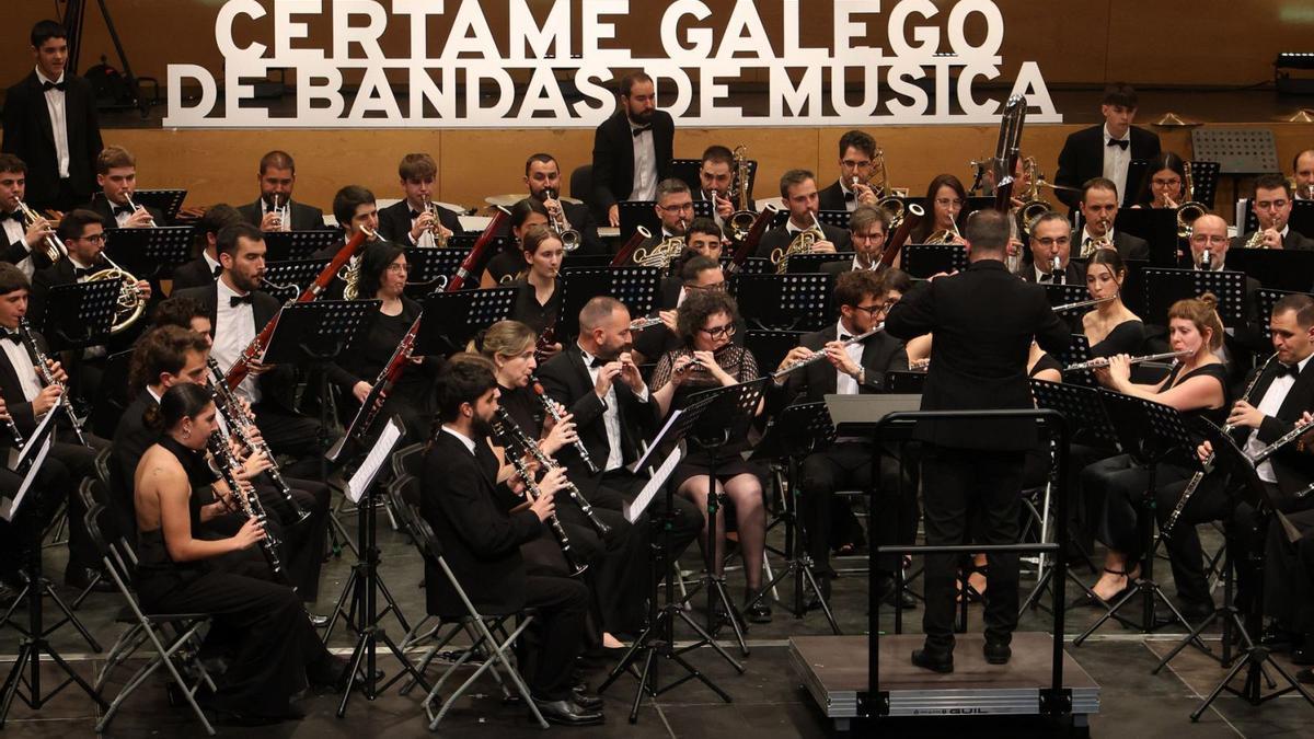 Actuación de la Banda de Música Artística de Merza en el Pazo da Cultura de Pontevedra.