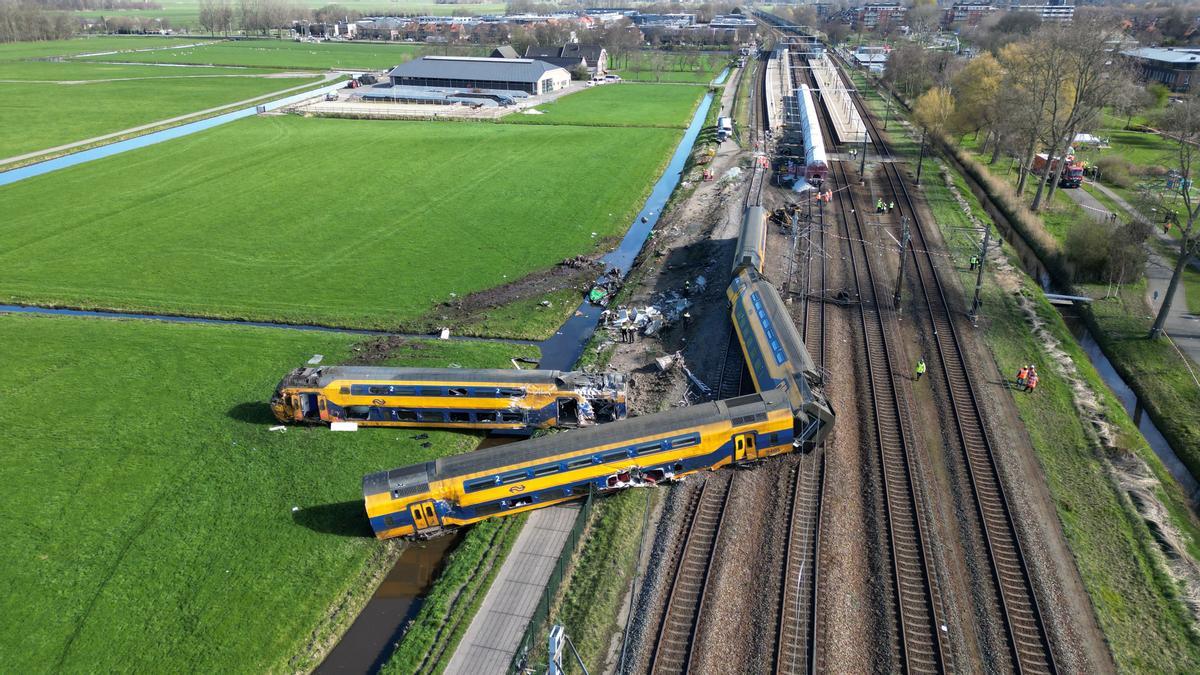 Al menos un muerto y 30 heridos tras el descarrilamiento de un tren en La Haya