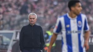 El entrenador del Benfica, José Mourinho, en el clásico ante el Porto