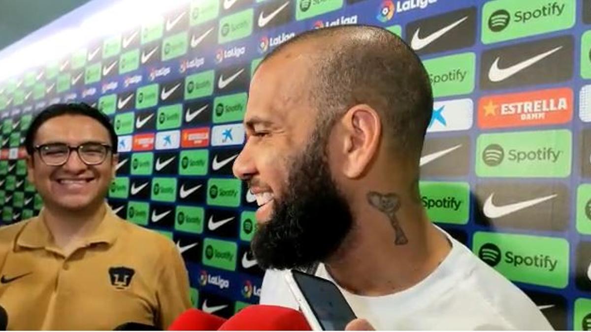 Dani Alves: "La única pereza que me da es que vuelvo aquí de blanco"