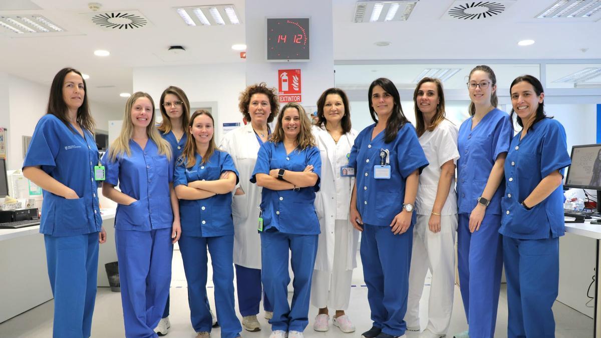 Equipo de enfermería del Hospital de día oncológico. La enfermera gestora de casos, Ana Mª Jiménez, quinta por la izquierda.
