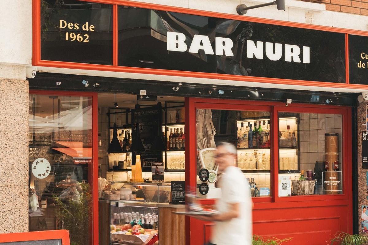 Fachada del bar Nuri en la rambla del Poblenou.