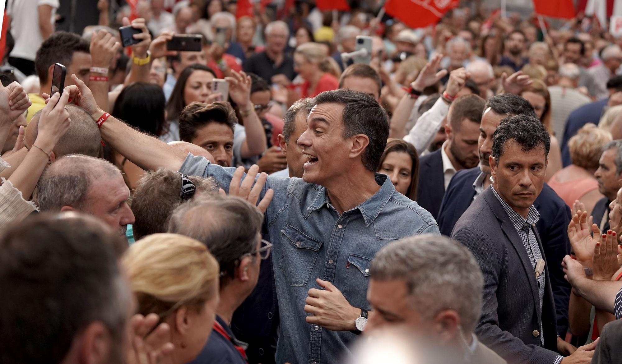 Acto de cierre de campaña del PSOE con Pedro Sánchez