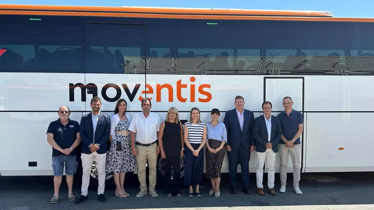 Posen en marxa al Baix Empordà una prova pilot per atraure estudiants peruans i formar-los com a conductors d'autobús