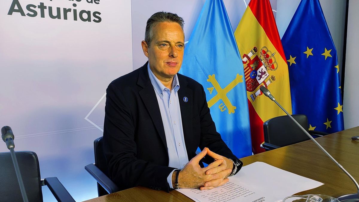 El consejero de Medio Rural y Política Agraria, Marcelino Marcos, durante la rueda de prensa de esta mañana.