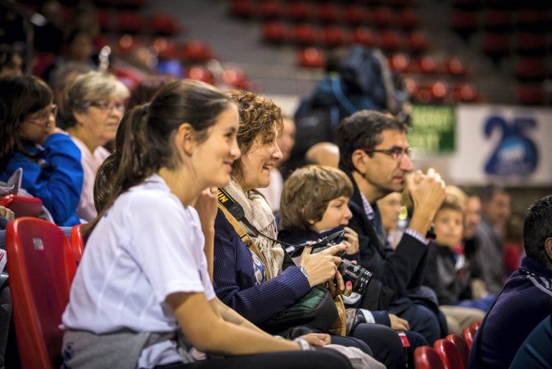 Un centenar de niños disfruta del entrenamiento del Tecnyconta