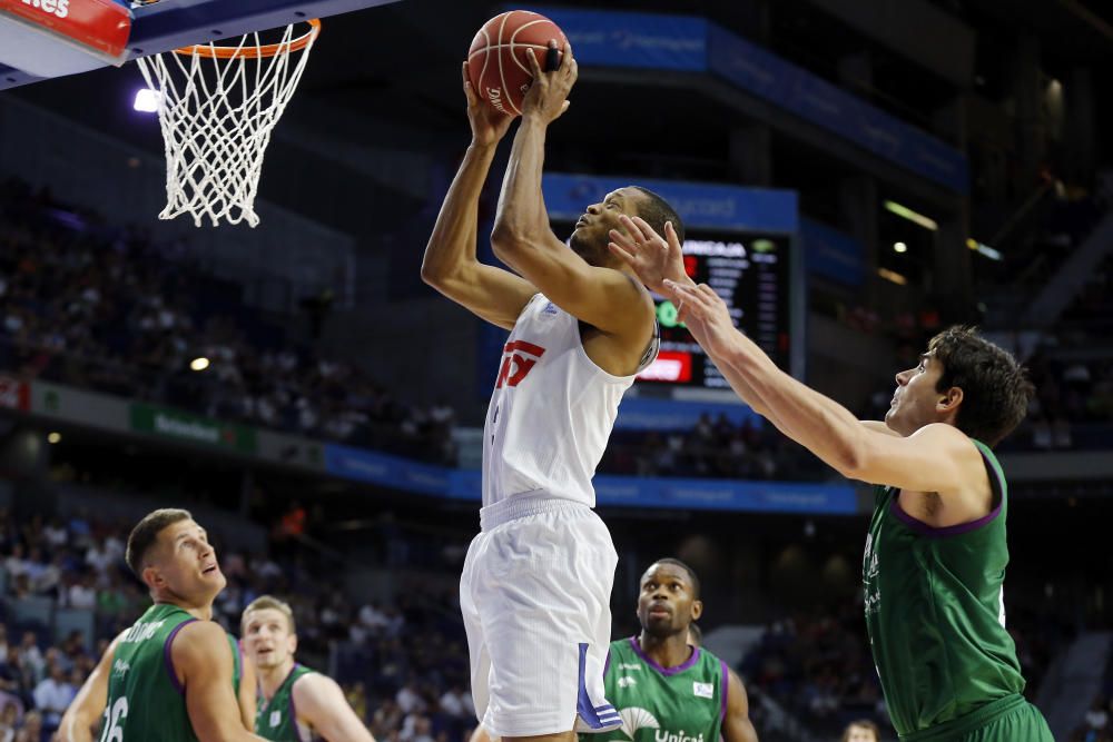 El Unicaja dio la cara en el BarclayCard Center ante el vigente campeón de Liga, el Real Madrid.