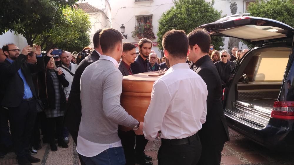 Multitudinaria despedida a Pablo Ráez