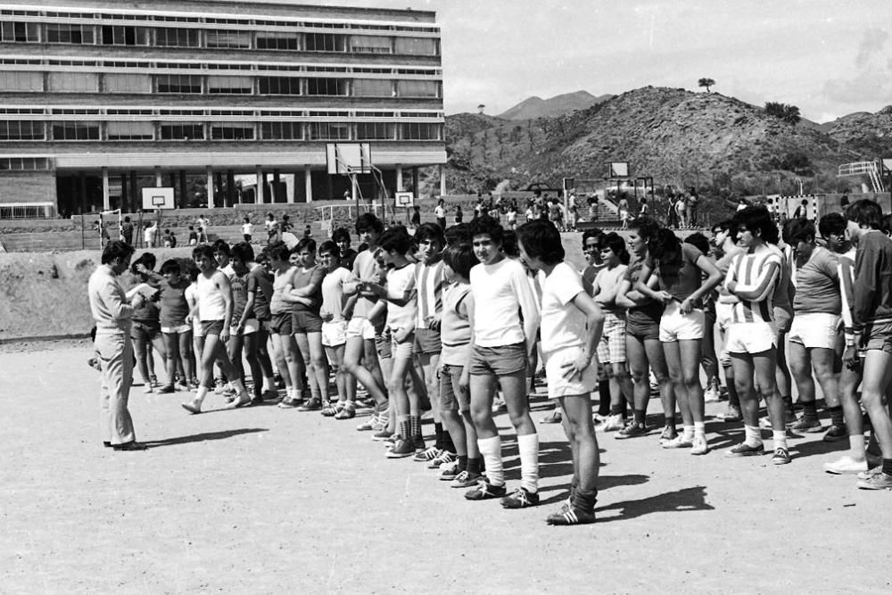 El colegio Los Olivos cumple 50 años y une este aniversario a los cien del antiguo San Agustín, que cerró definitivamente sus puertas en 1972