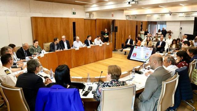 Un momento de la reunión en el Concello de Tomiño. | D.P.