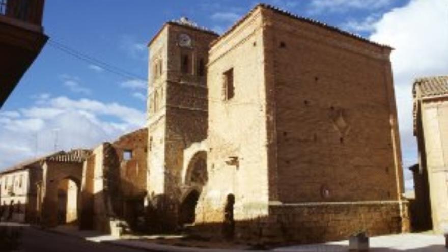 La iglesia de San Nicolás de Castroverde de Campos, declarada Bien de Interés Cultural con categoría de Monumento