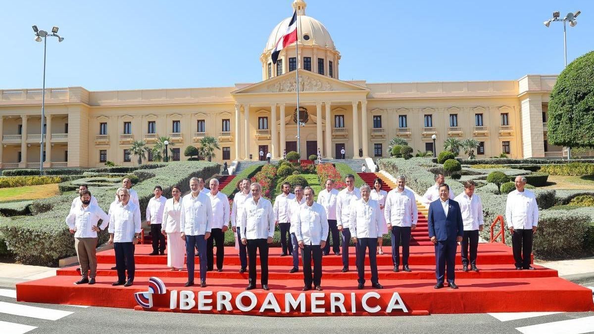 Los mandatarios y asistentes a la XXVIII Cumbre Iberoamericana, celebrada en Santo Domingo (República Dominicana).