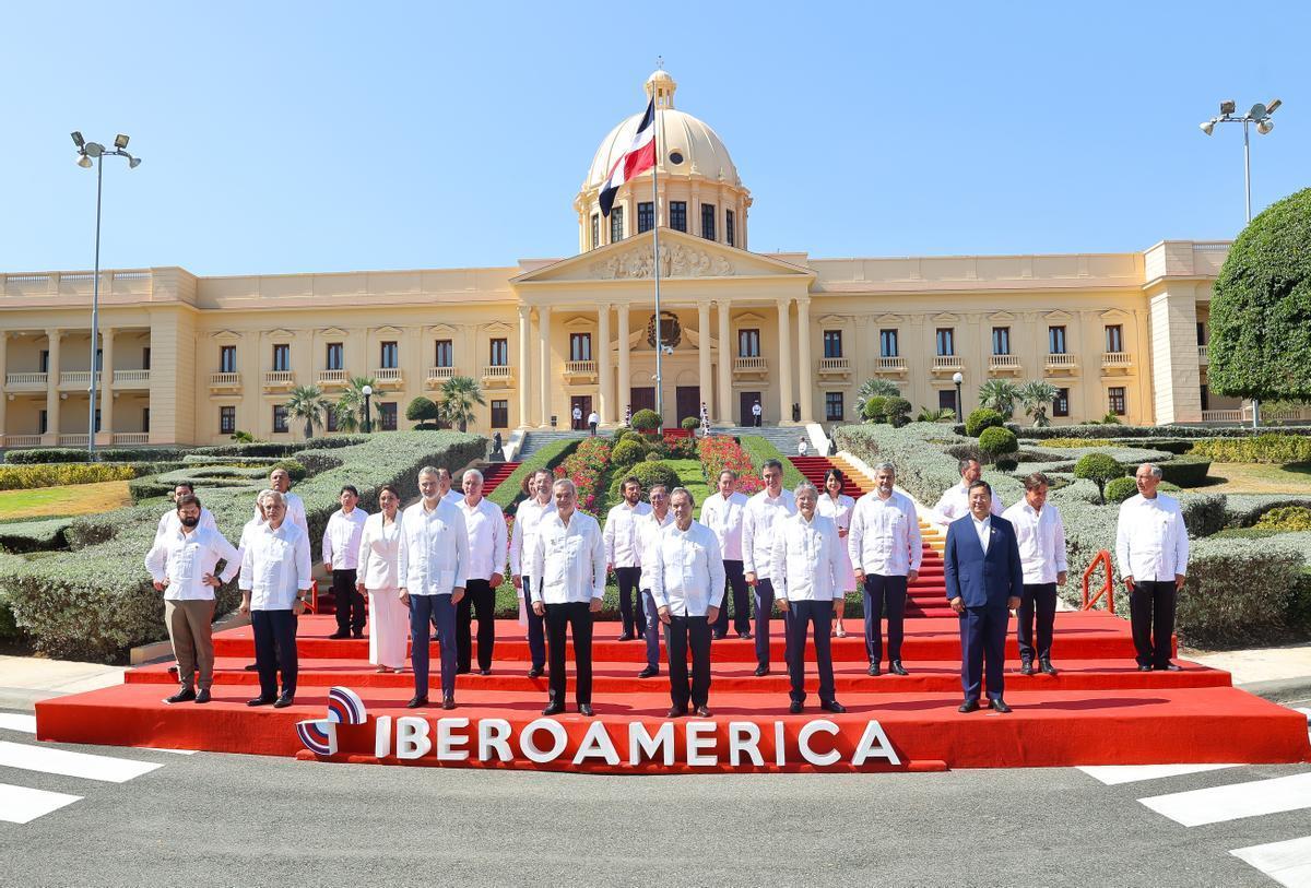 Los mandatarios y asistentes a la XXVIII Cumbre Iberoamericana, celebrada en Santo Domingo (República Dominicana).