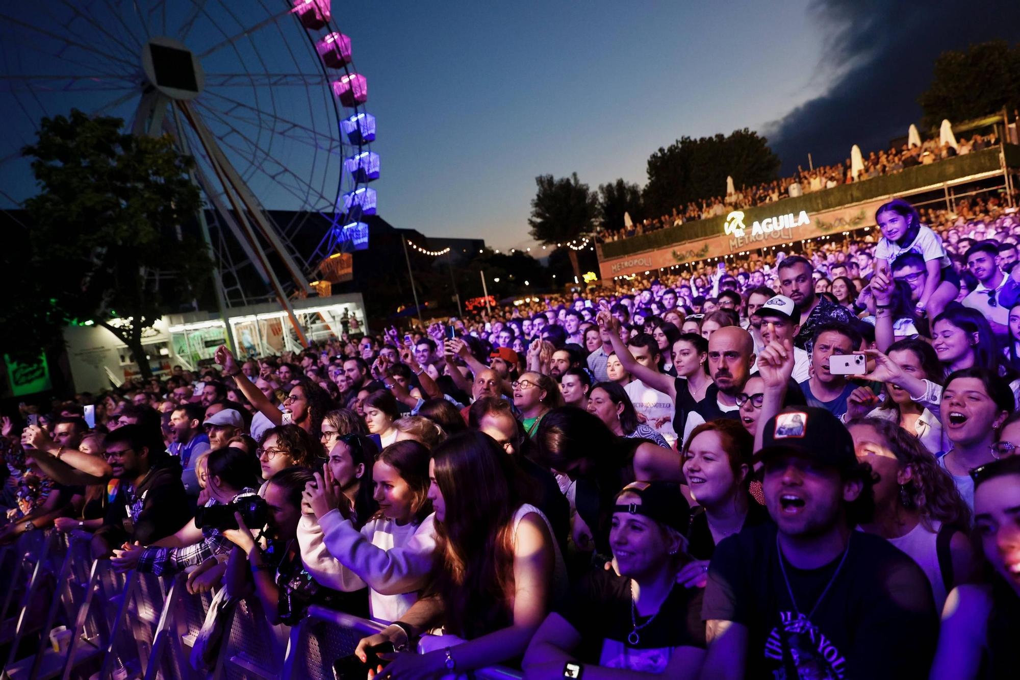 En imágenes | Actuación de Amaral en el festival Metrópoli