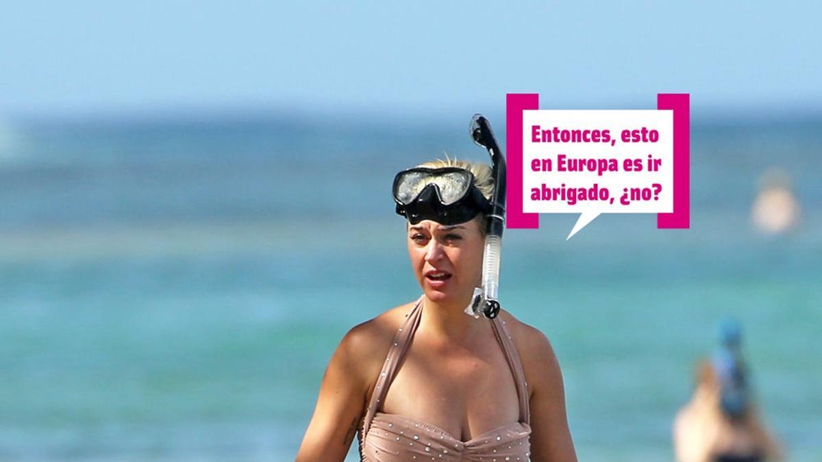 Katy Perry haciendo snorkel en la playa