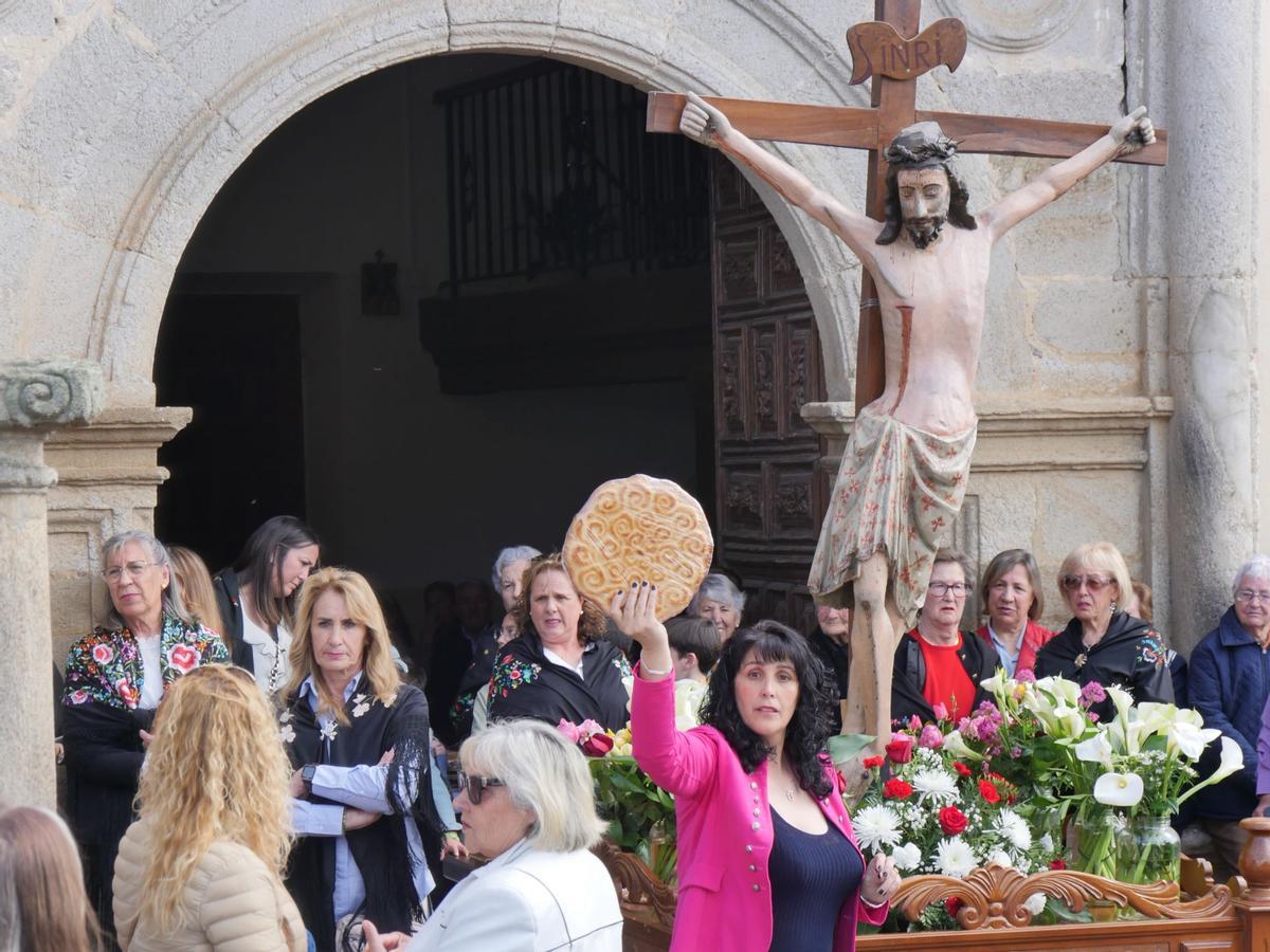 GALERÍA | Burganes y sus fiestas del Cristo, en imágenes