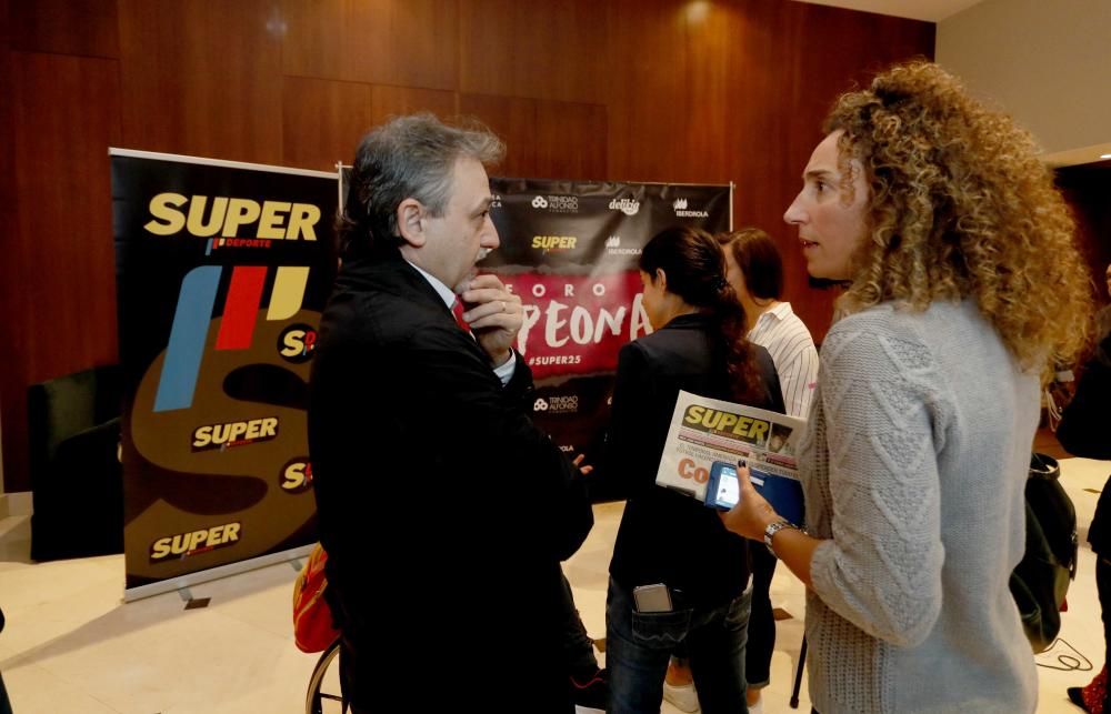 Debate entre Campeonas en el tercer Foro 25 años de SUPER, en imágenes