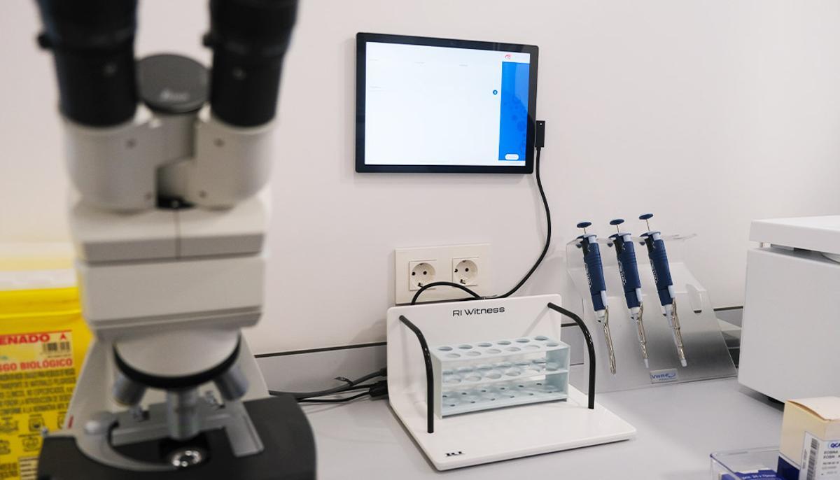 Witness ofrece un sistema de supervisión constante que acompaña al trabajo de laboratorio.