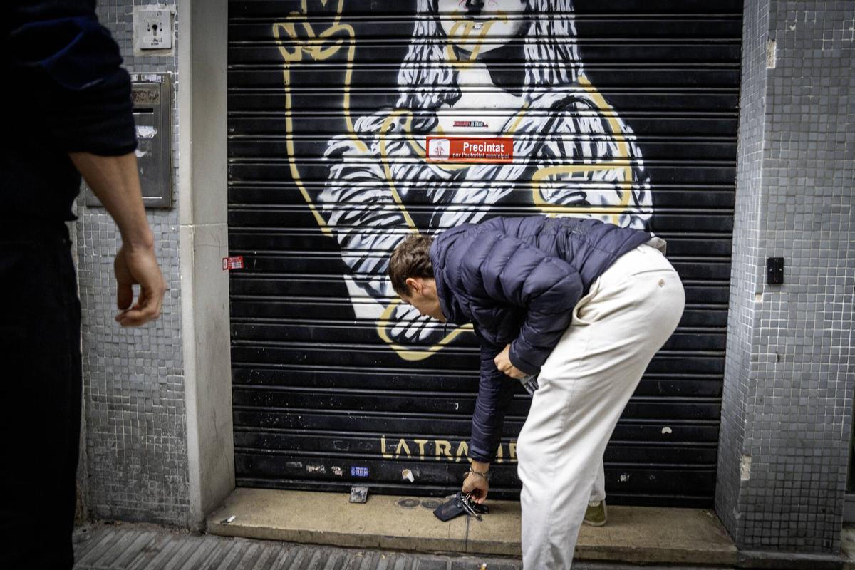 Barcelona vuelve a precintar el bar de Tuset donde Piqué y Clara Chía se conocieron. Imágenes de este 5 de noviembre de 2025.