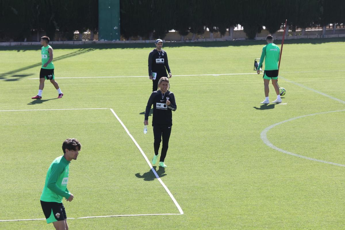 Beccacece dando instrucciones, en el entrenamiento de este miércoles