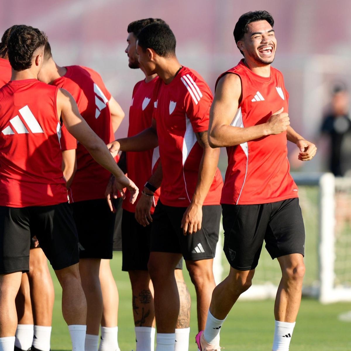 Gabriel Suazo ya se ejercita a las órdenes de Matías Almeyda con el Sevilla FC
