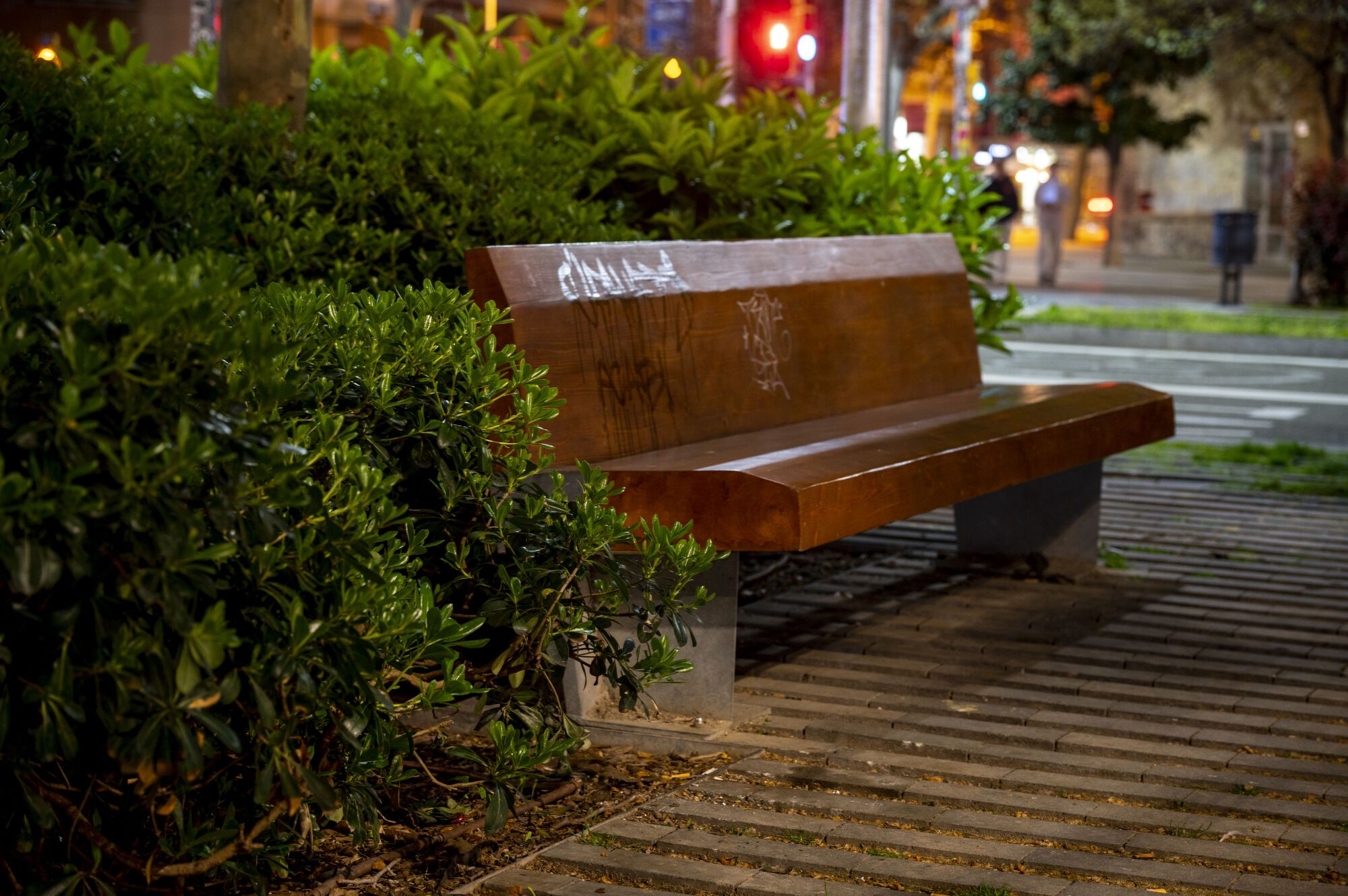 Barcelona diversifica el mobiliario en sus calles: bancos, sillas, tumbonas y mucho más