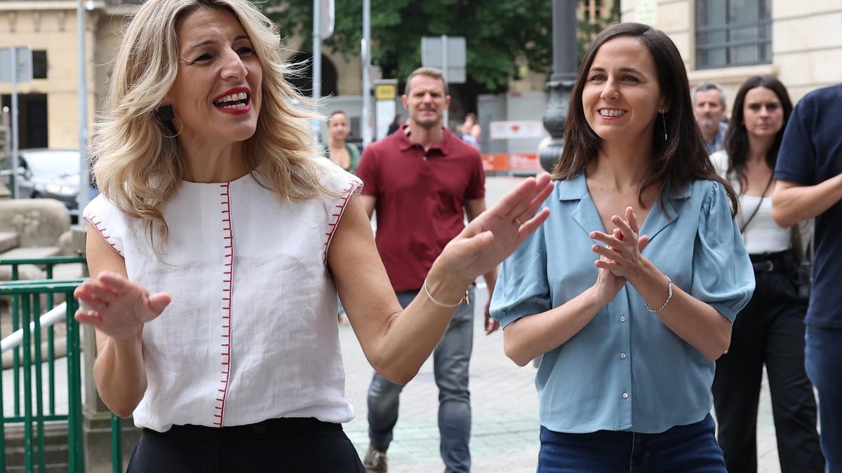 La vicepresidenta segunda, Yolanda Díaz, junto a la exministra Ione Belarra, en un acto de campaña el pasado julio durante la campaña de las generales.