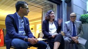 Salvador Tasqué, Alba Batiste y José Luis Nueno, durante la presentación de Retail & Brand Experience World Congress en la tienda Santa Eulalia de Barcelona. 