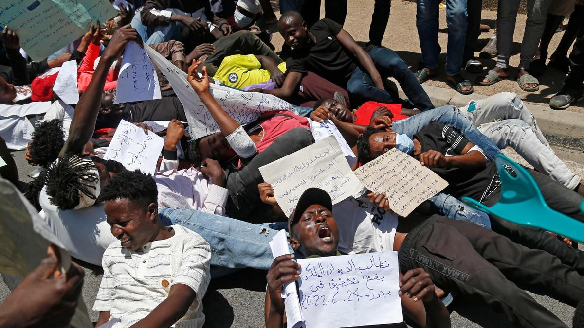 Protesta en Rabat contra la violencia de las autoridades marroquís durante el salto a la valla de Melilla.