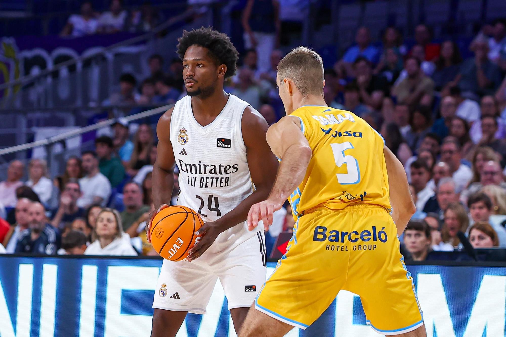 Galería del debut liguero del CB Gran Canaria ante el Real Madrid