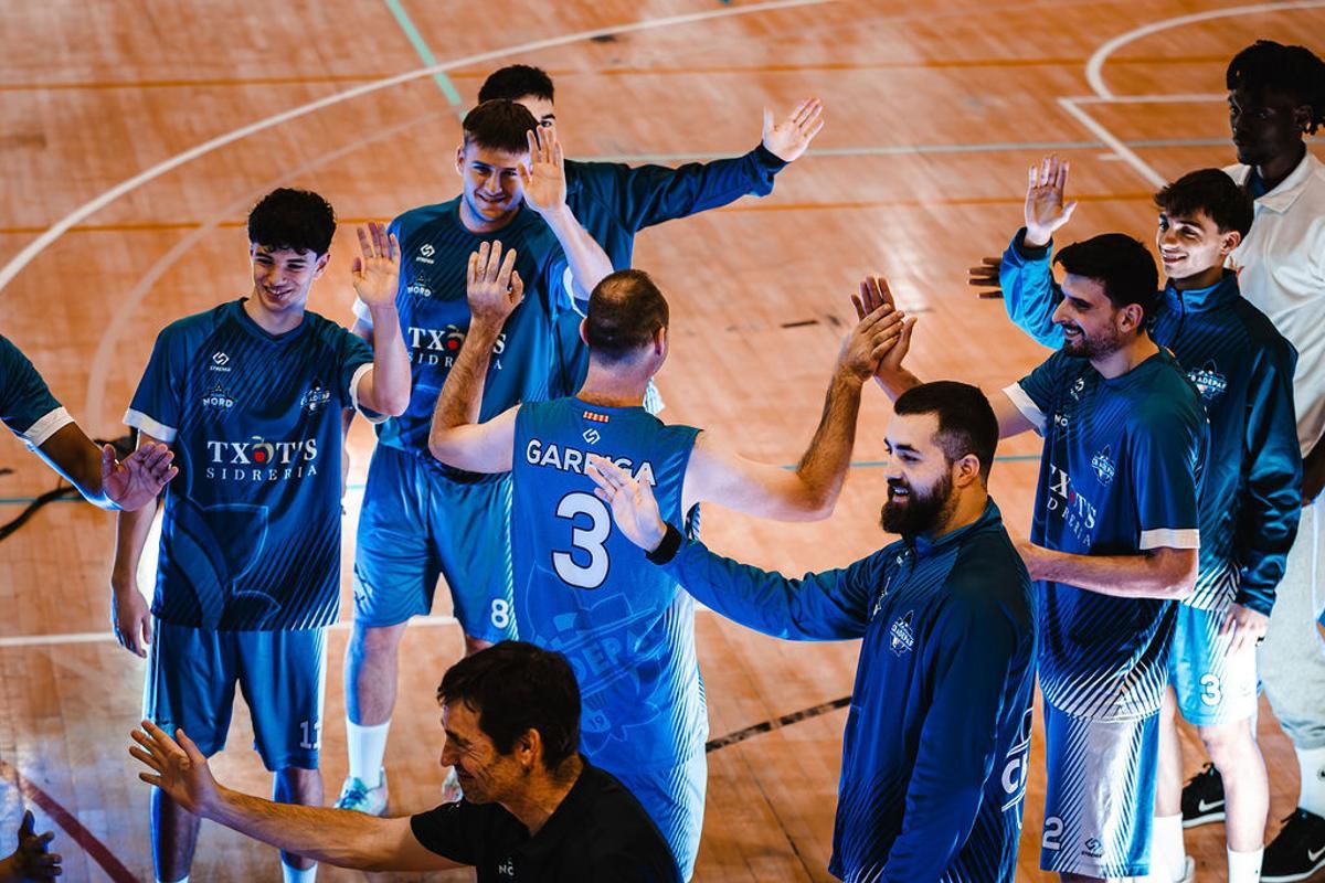 El sènior figuerenc en la presentació dels equips de l'Adepaf.