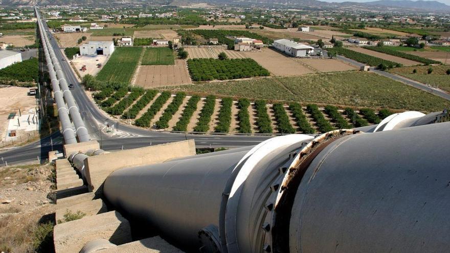 Los regantes llevan al Supremo el desvío de agua del Trasvase hasta Castilla-La Mancha