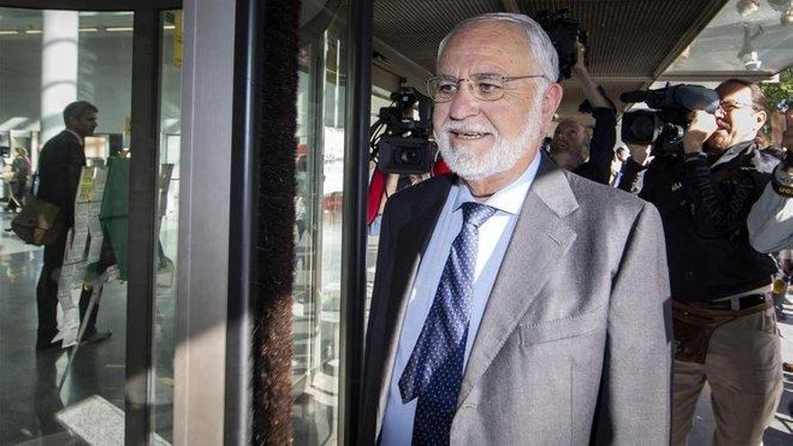 Juan Cotino declara como investigado por la visita del Papa a València antes que lo haga Camps