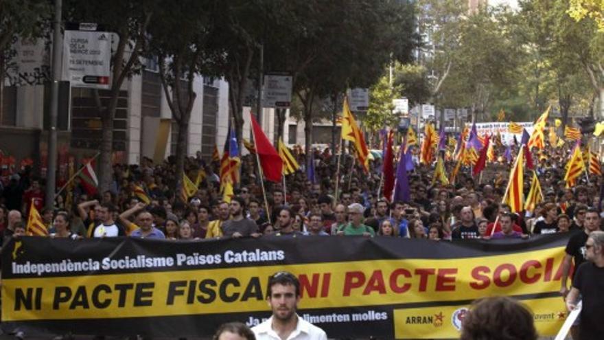 Miles de personas se manifiestan por la independencia de Cataluña