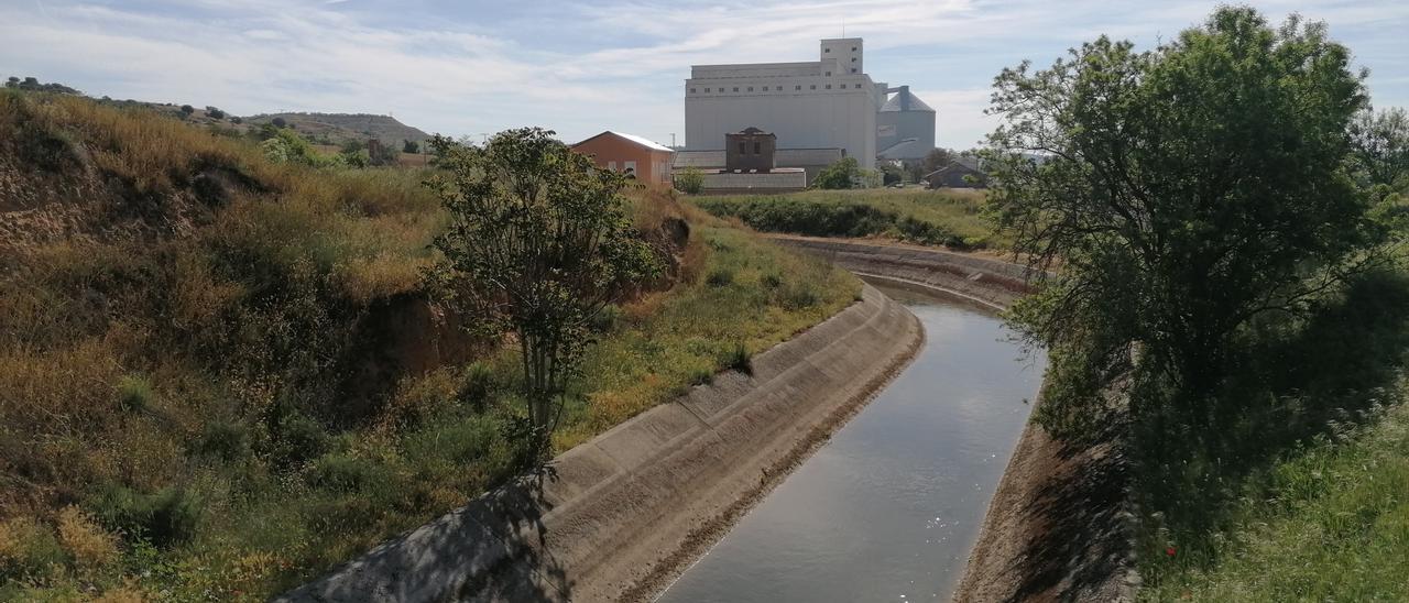 Tramo del canal Toro-Zamora que discurre por el municipio toresano