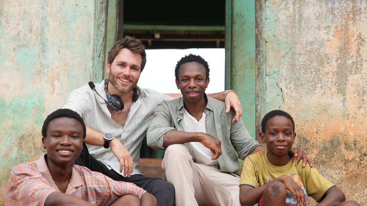 Benjamin Kakraba, Dani Sancho, Ousman Umar y Victor Sey, durante el rodaje de la película.