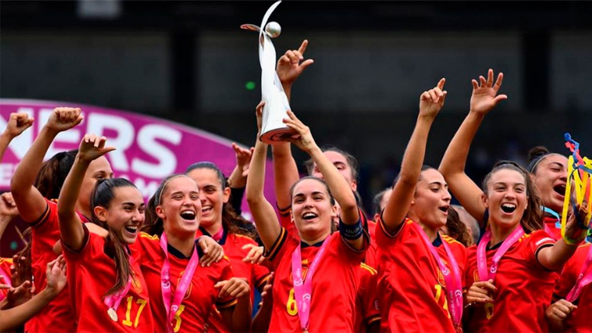 Ariadna levanta la Copa de Europa tras ganar a Noruega