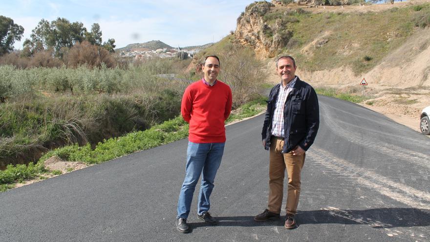 El Ayuntamiento de Baena mejora el camino de la pista de Albendín