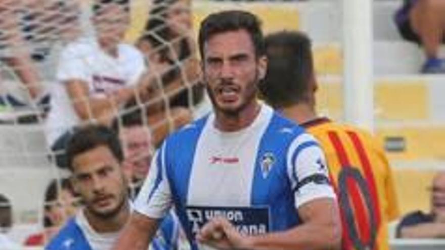 Jony celebra un gol al Barça B.