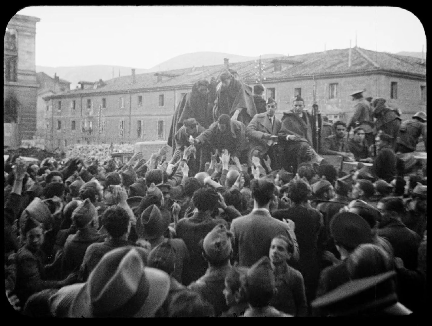 La entrada en Oviedo de las tropas nacionales. 2 de noviembre de 1936