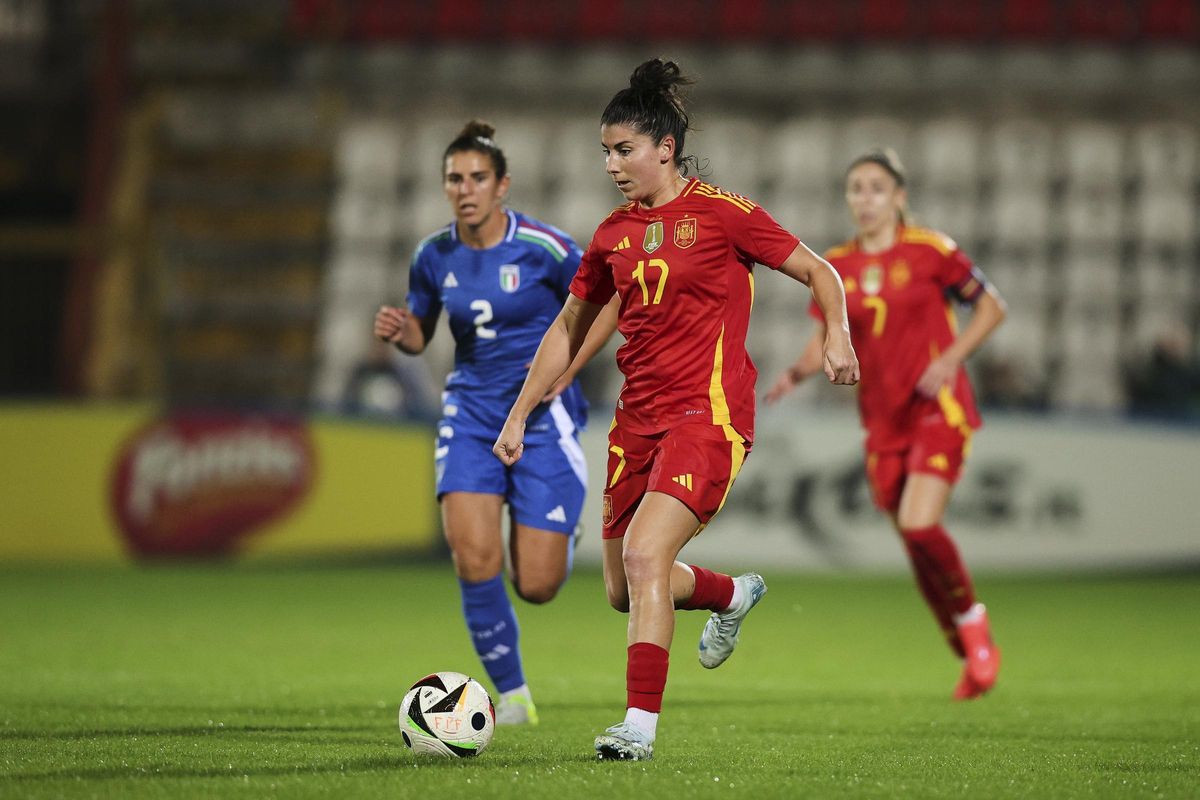 Lucía García durante el partido contra Italia