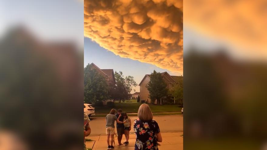 Impresionantes imágenes del cielo en Indianápolis tras el paso de un tornado