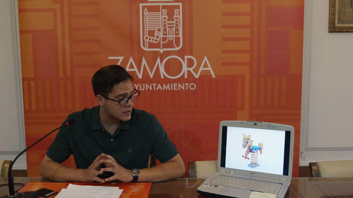 Concejal Pablo Novo informa sobre actuaciones en el Parque del Siglo XXI en el Ayuntamiento de Zamora