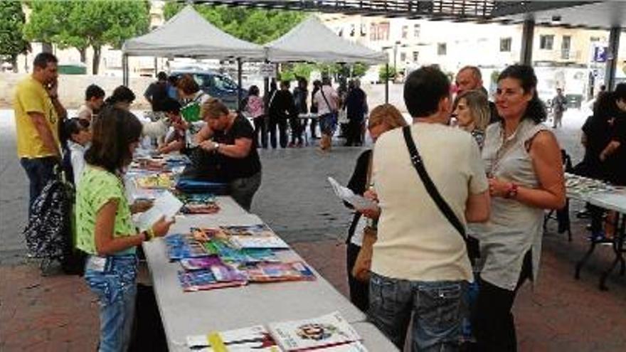 La Fapac promou la reutilització dels llibres de text per reduir la despesa familiar