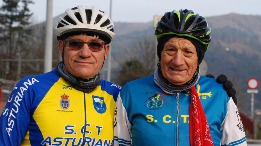 El gran pelotón minero que empezó a pedalear para ir a comprar el pan a Busdongo