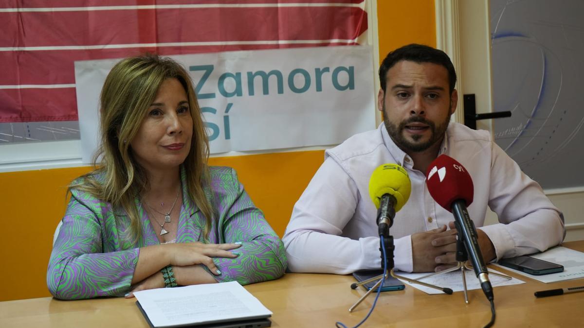 Los representantes de Zamora Sí, Rocío Ferrero y Eloy Tomé.